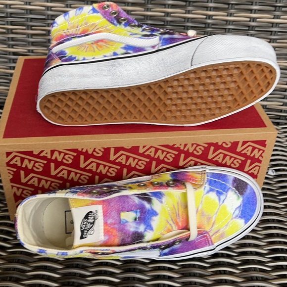 Vans Men’s SK8-Hi Tapered Washed Tie Dye/True White Sneakers - Picture 5 of 16